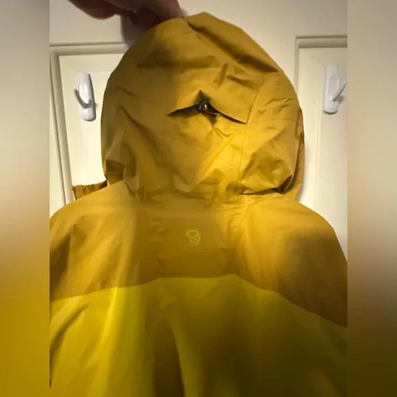 Golden Yellow DryQ Mountain Hardwear Jacket with Hood rain coat shell - Picture 3 of 14